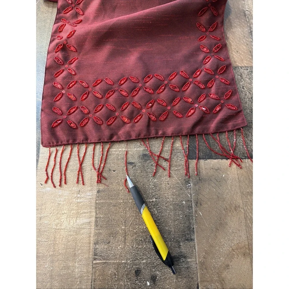 VTG Soft‎ Impressions Burgundy Red Beaded Poinsettia Table Runner 76x12.8